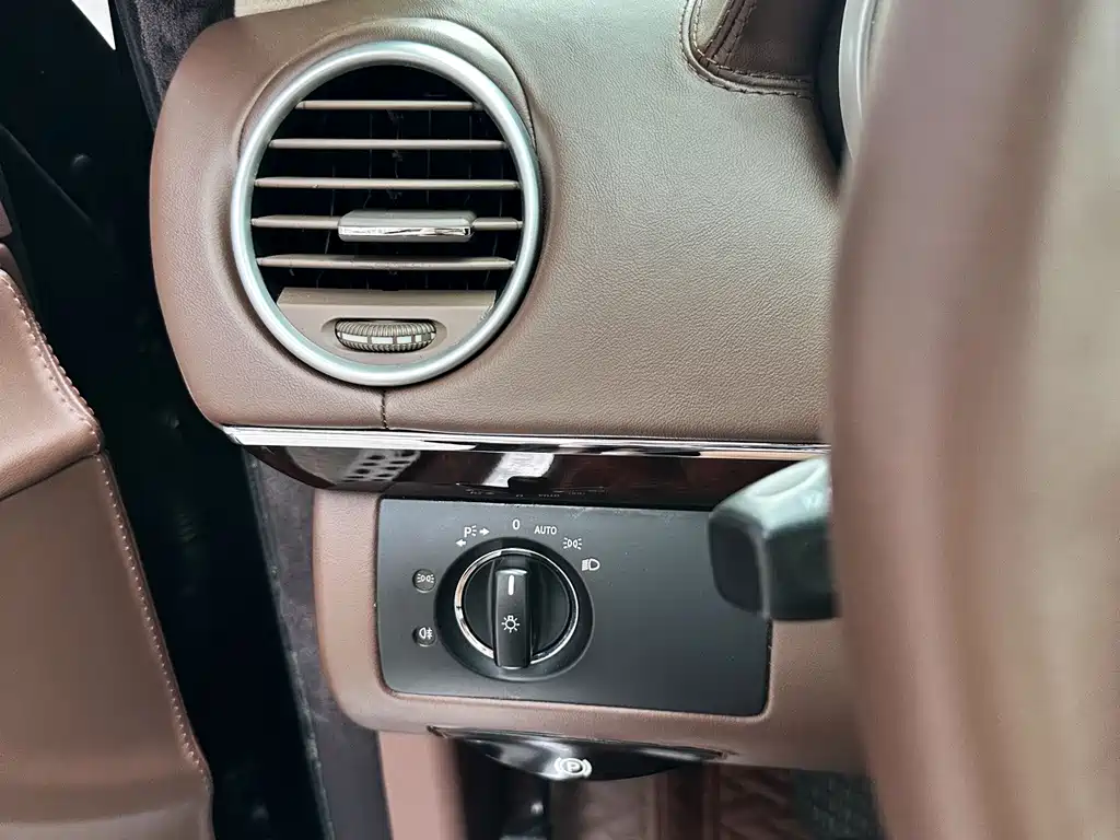 Mercedes-Benz GL-Class — миниатюра 12