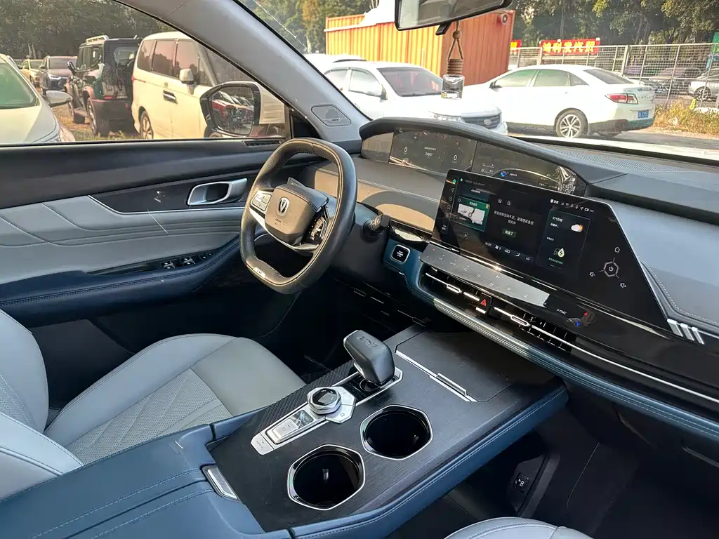 CHANGAN UNI K SMART IDD