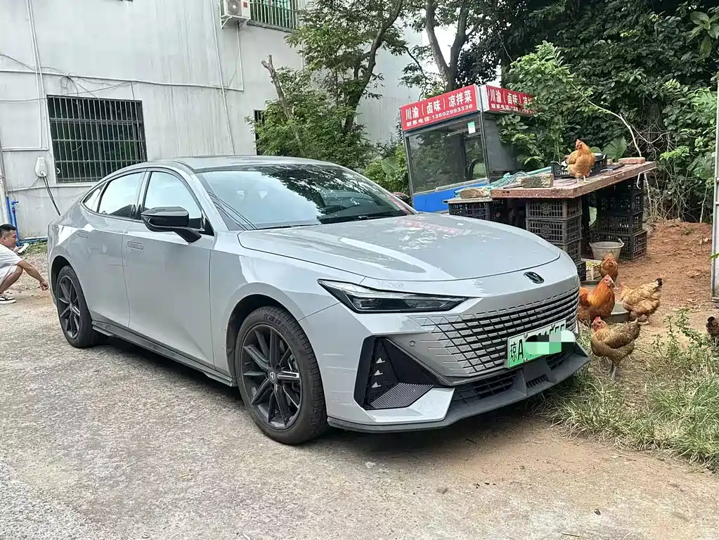 Changan UNI-V iDD — миниатюра 2