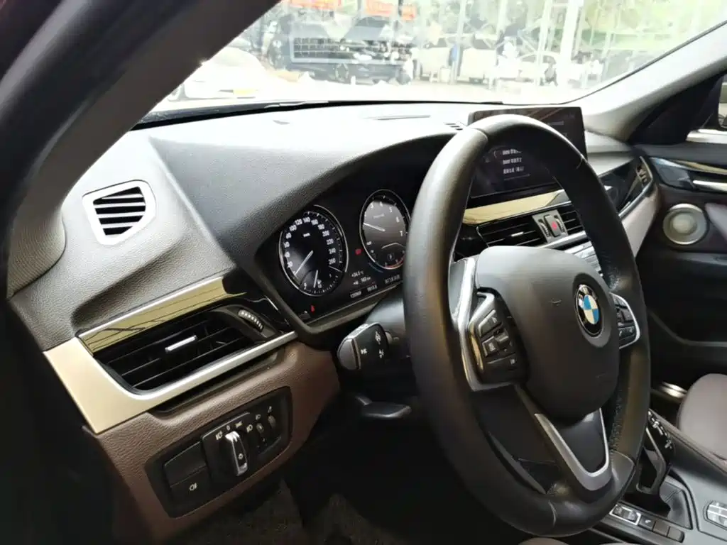 BMW X1 — миниатюра 10