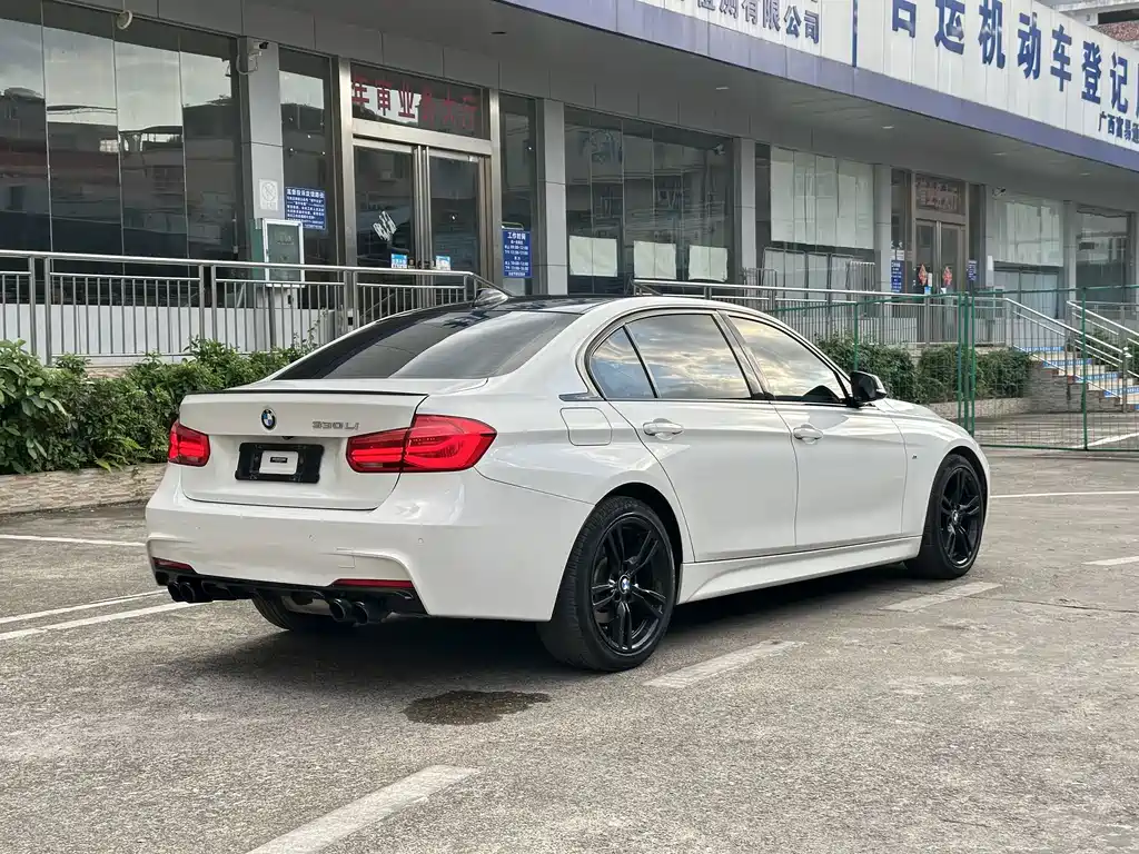 BMW 3 Series — миниатюра 7