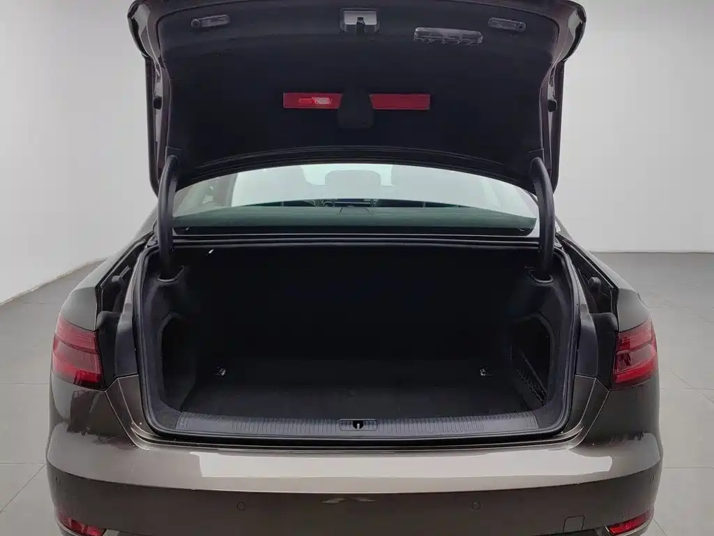 Audi A4L — миниатюра 16