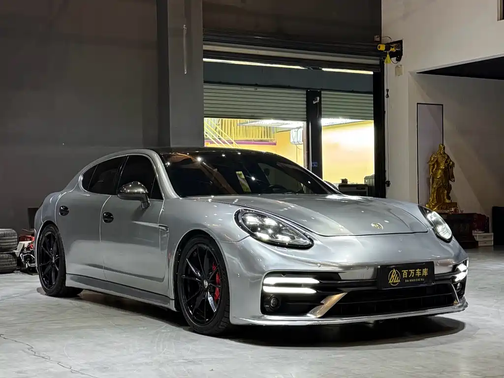 Porsche Panamera 2010 Panamera 4 3.6L