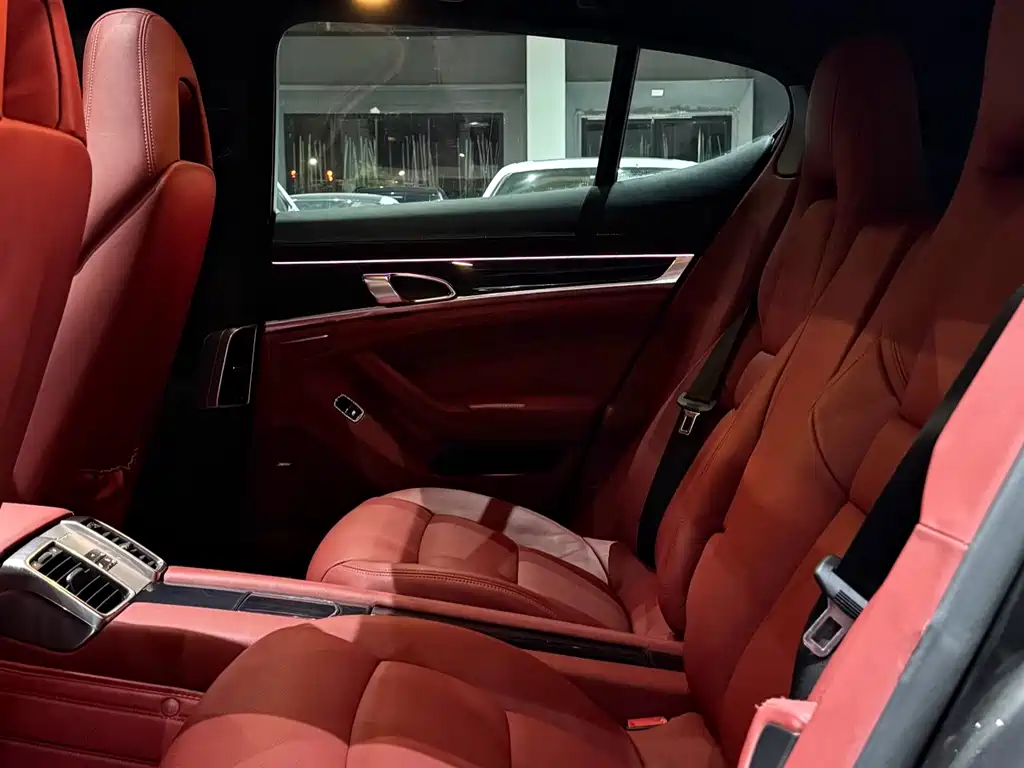 Porsche Panamera 2010 Panamera 4 3.6L
