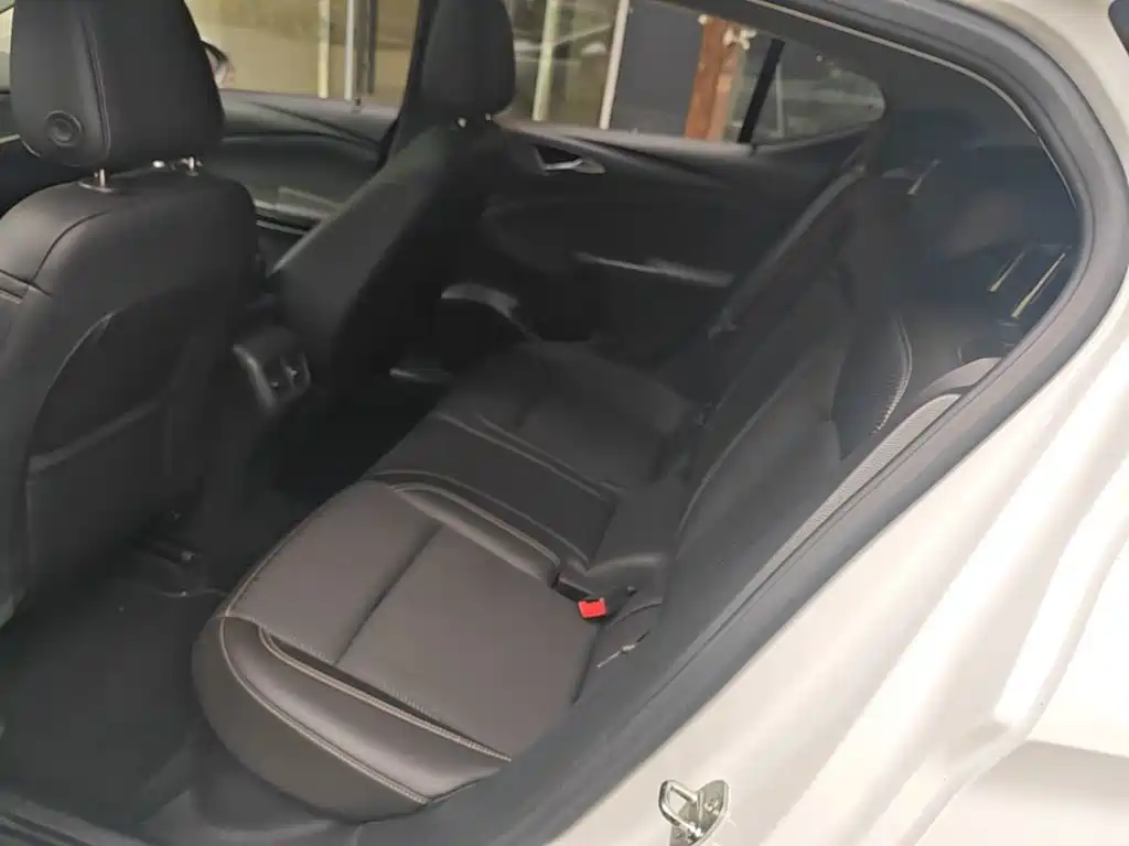 Buick Verano — миниатюра 17