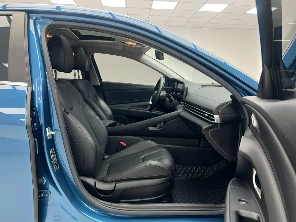 Hyundai Elantra — миниатюра 15