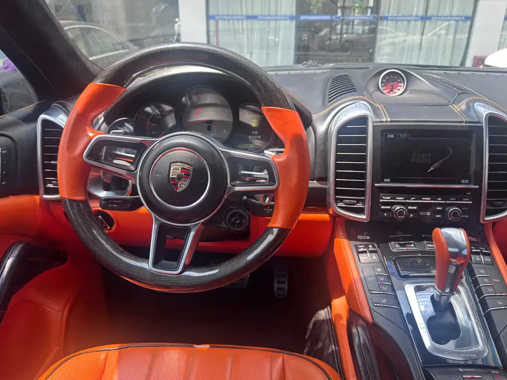 Porsche Cayenne — миниатюра 14