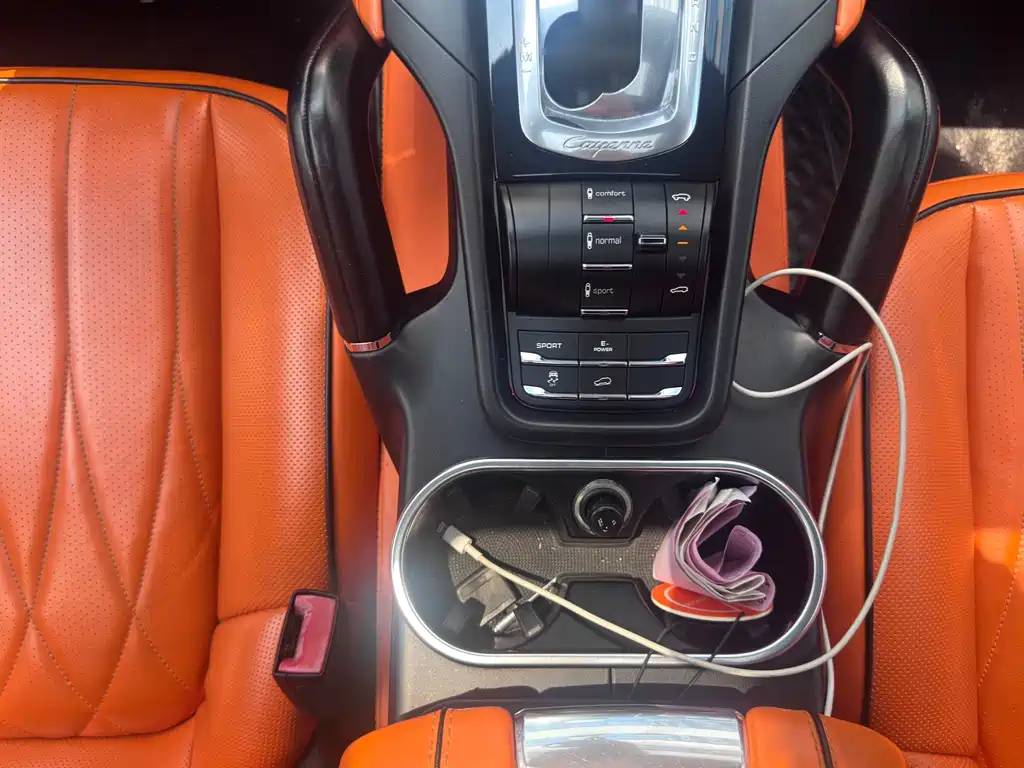 Porsche Cayenne — миниатюра 15