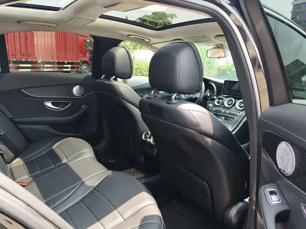 Mercedes-Benz C-Class — миниатюра 11