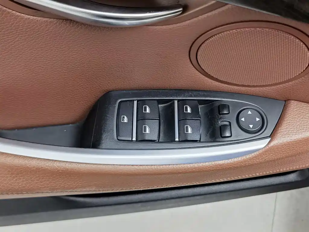 BMW 5 Series GT — миниатюра 9