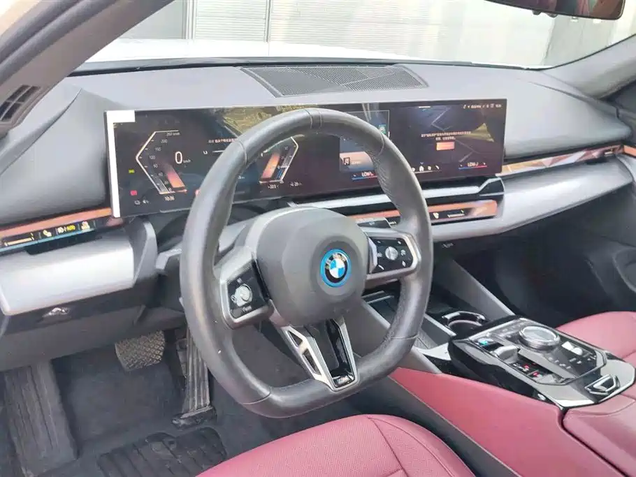 BMW i5 — миниатюра 6