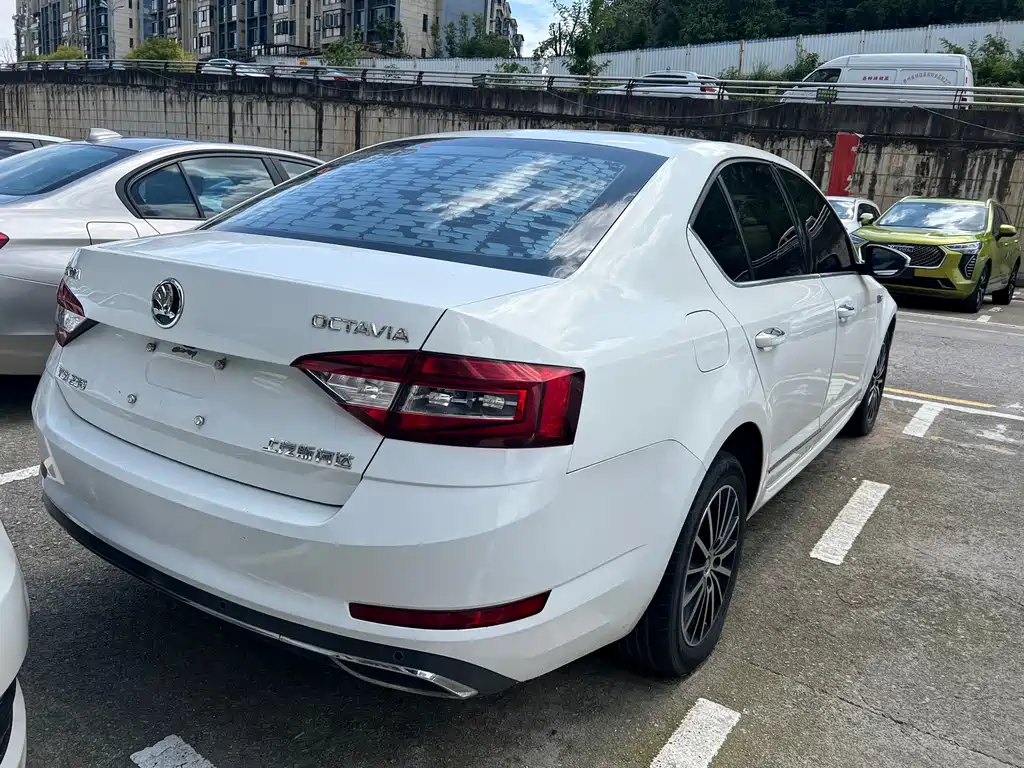 Skoda Octavia — миниатюра 10