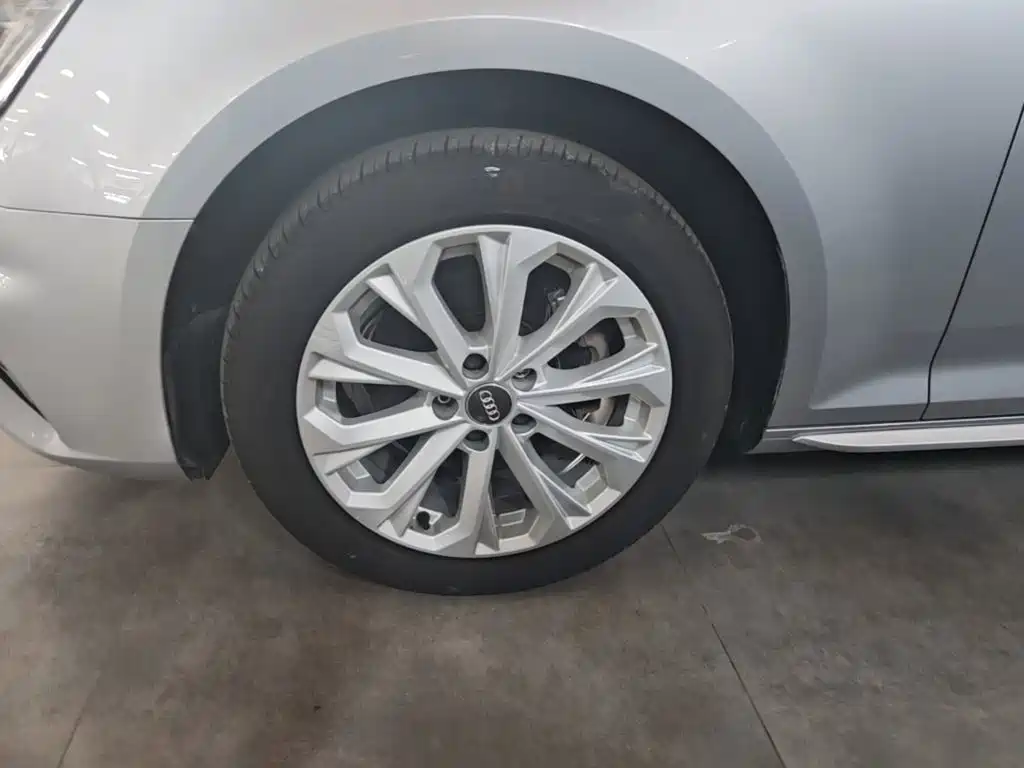 Audi A4L — миниатюра 23
