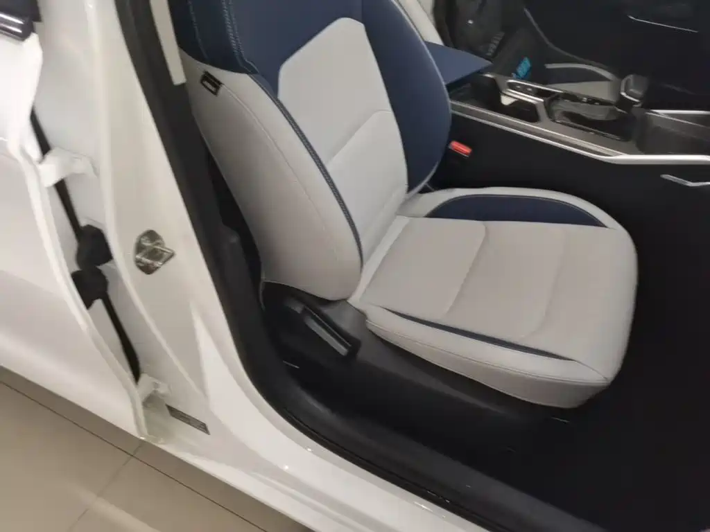 Geely Emgrand — миниатюра 25