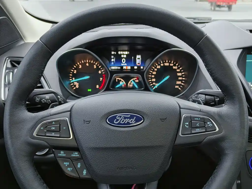 Ford Kuga — миниатюра 14