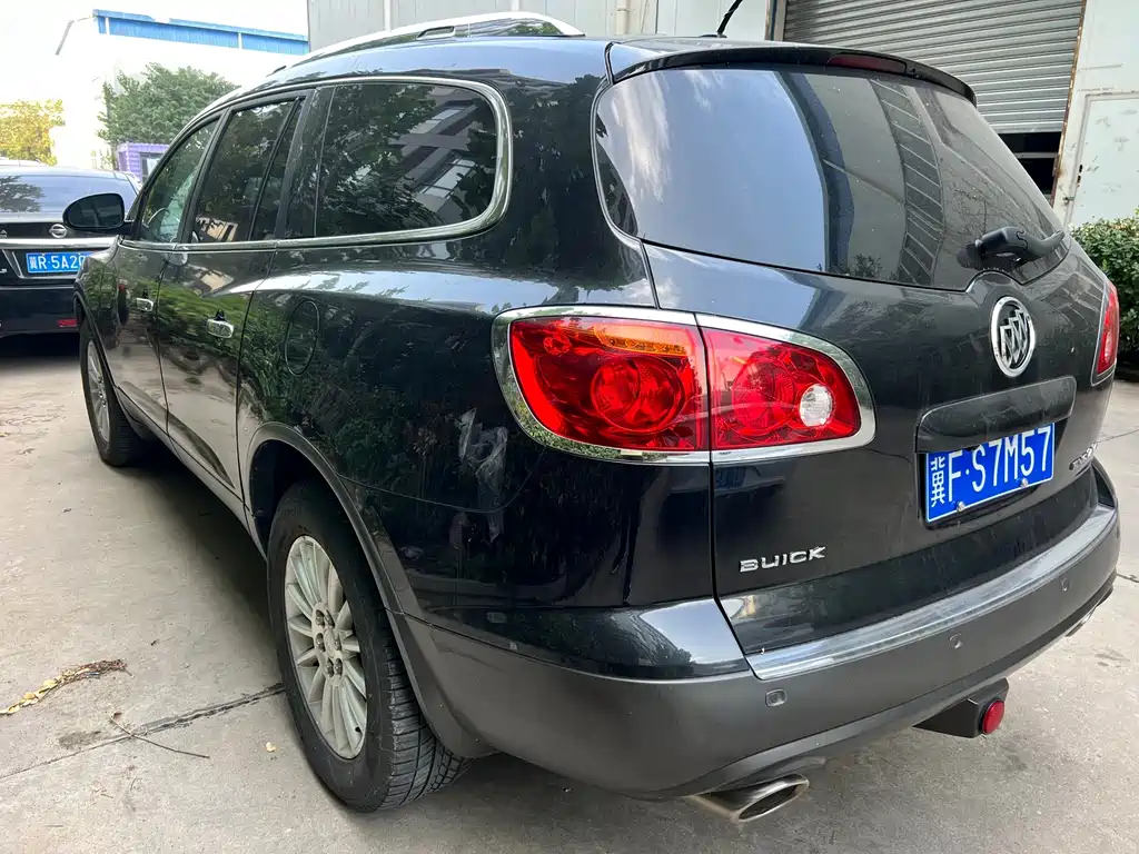 Buick Enclave — миниатюра 4