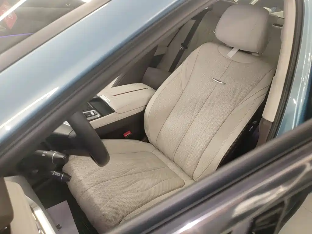 Hongqi H5 2023 2.0T AT