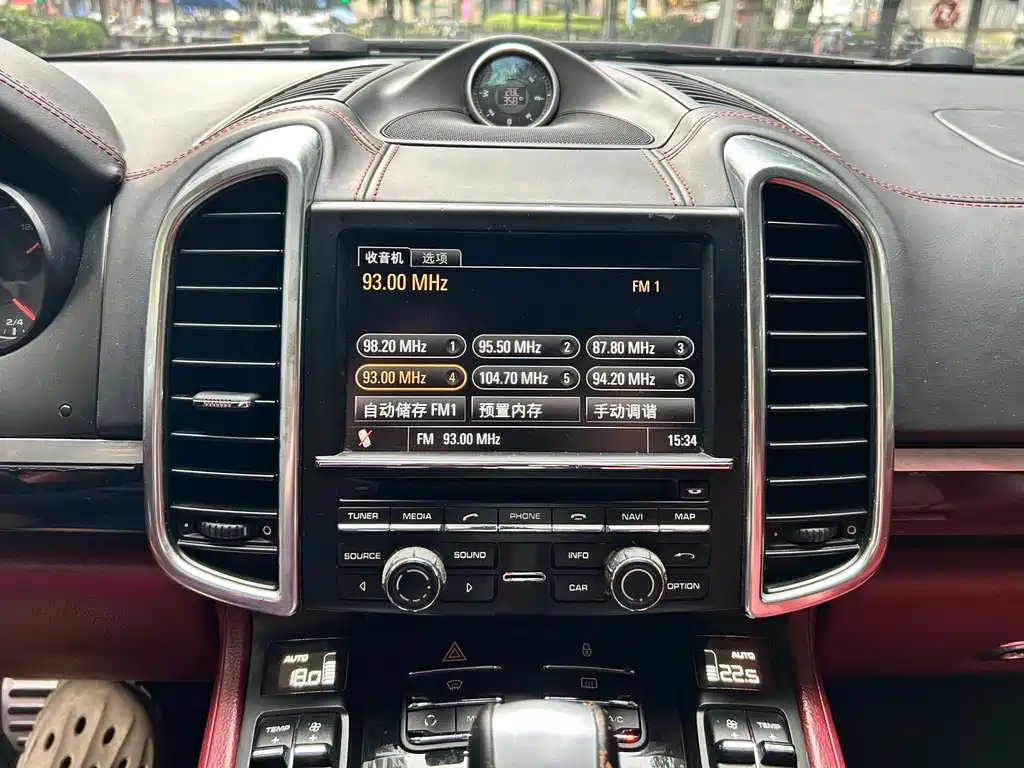Porsche Cayenne — миниатюра 8