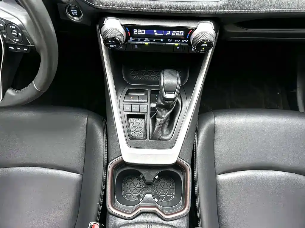 Toyota RAV4 — миниатюра 16