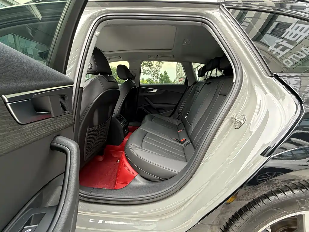 Audi A4 2021 allroad quattro