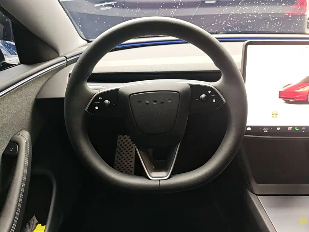 Tesla Model 3 — фотографии объявления, Фото 11