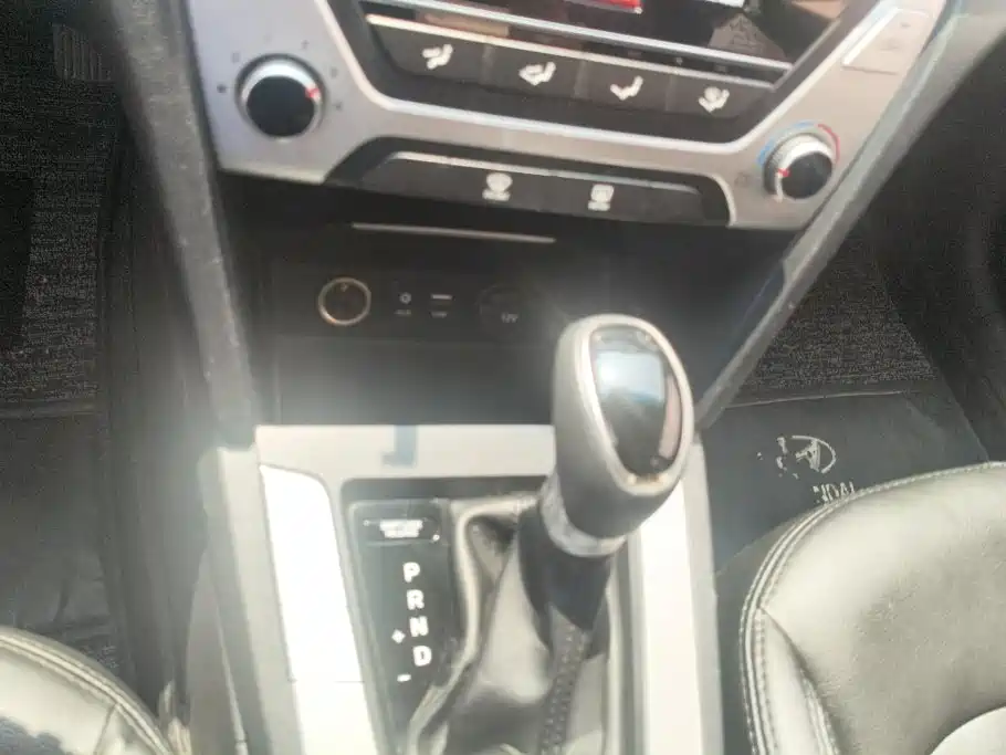 Hyundai Elantra — миниатюра 16
