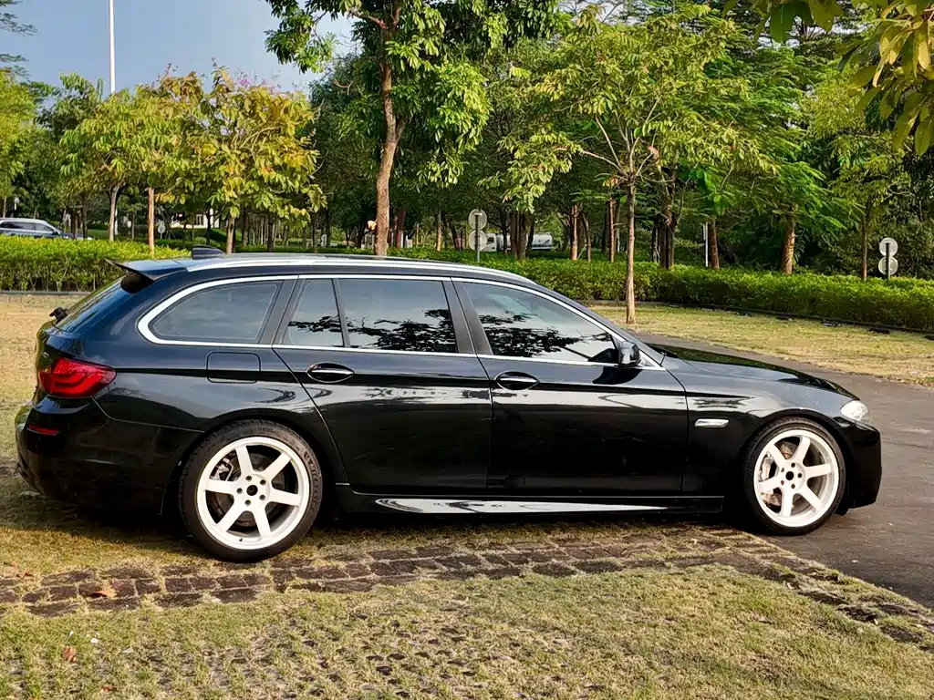 BMW 5 Series (Import) — миниатюра 9