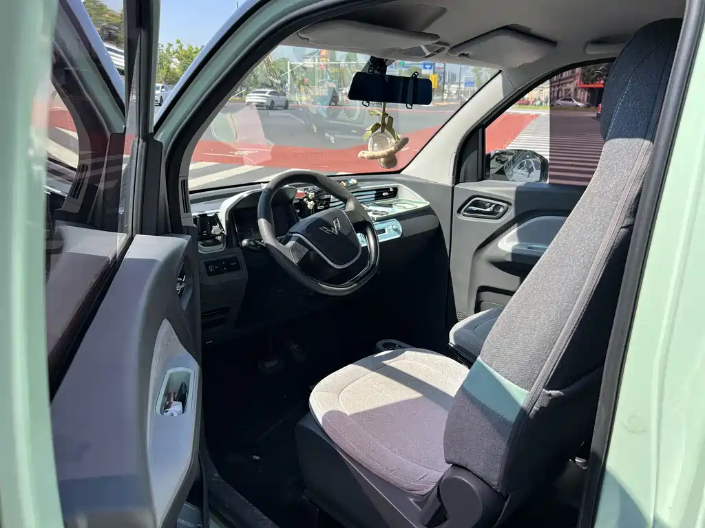 Wuling MINIEV — миниатюра 7