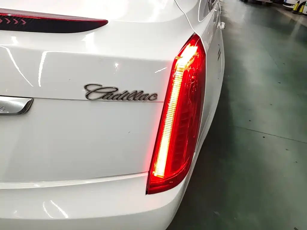 Cadillac XTS — миниатюра 8