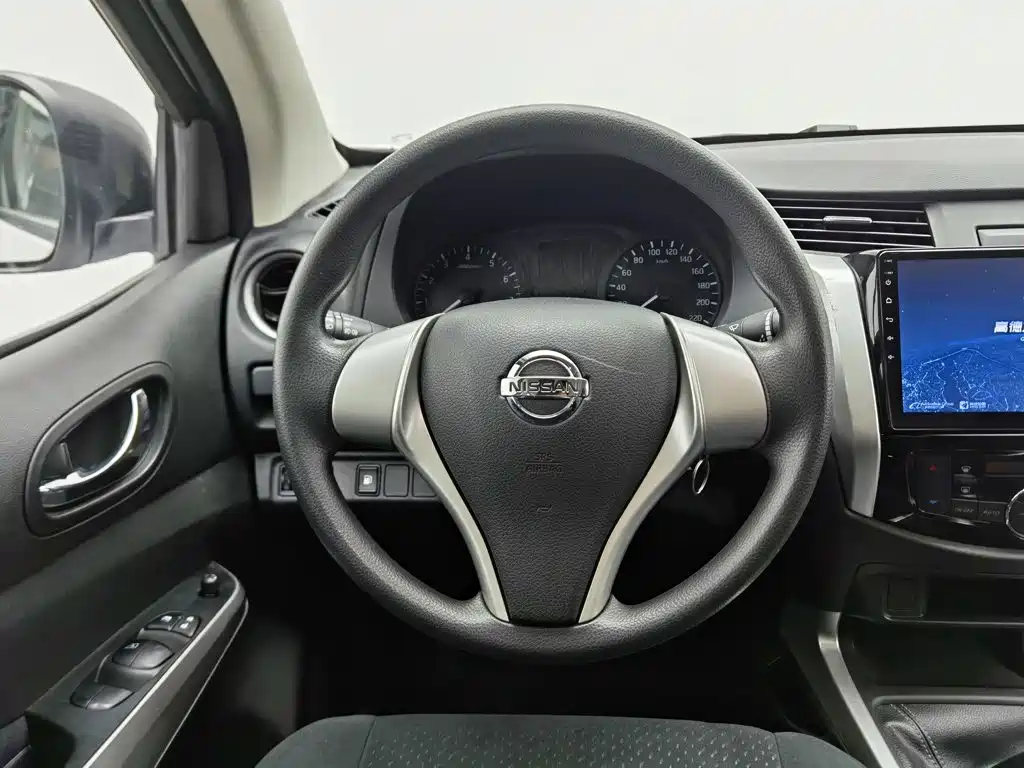 Nissan Navara — миниатюра 11
