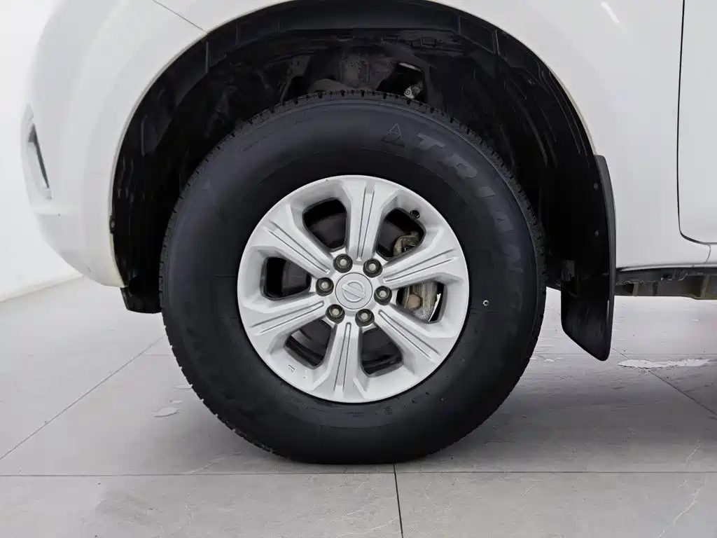 Nissan Navara — миниатюра 17
