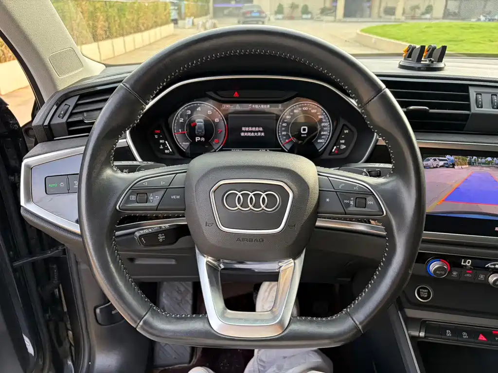 Audi Q3 2021 — фото 13