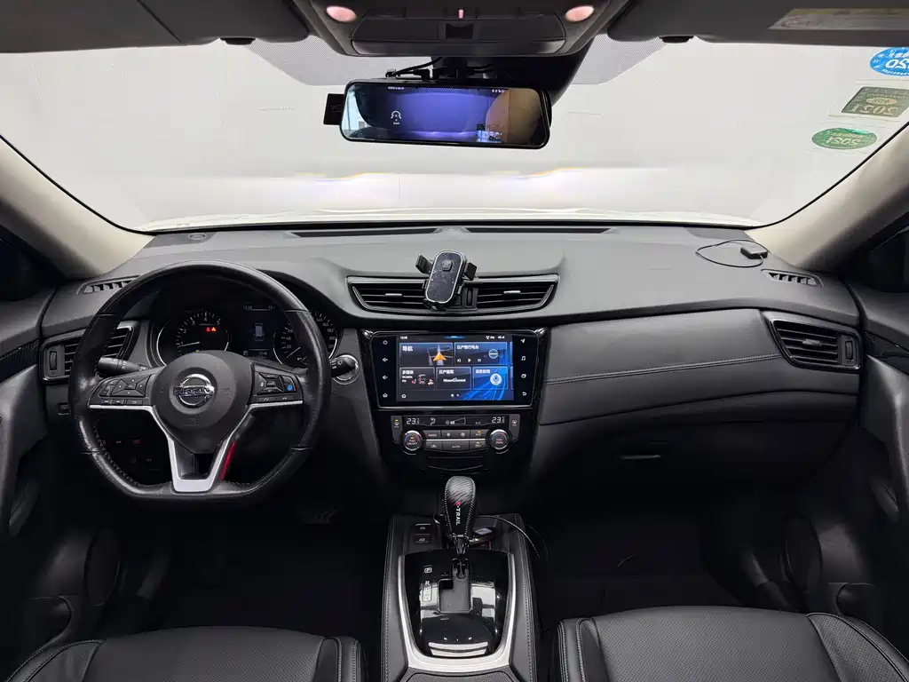Nissan X-Trail — миниатюра 17