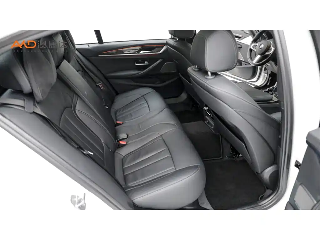 BMW 5 Series — миниатюра 8