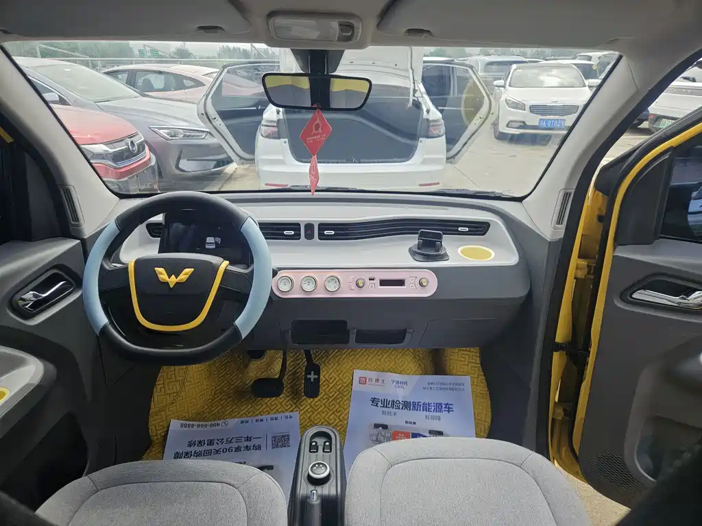 Wuling MINIEV — миниатюра 8