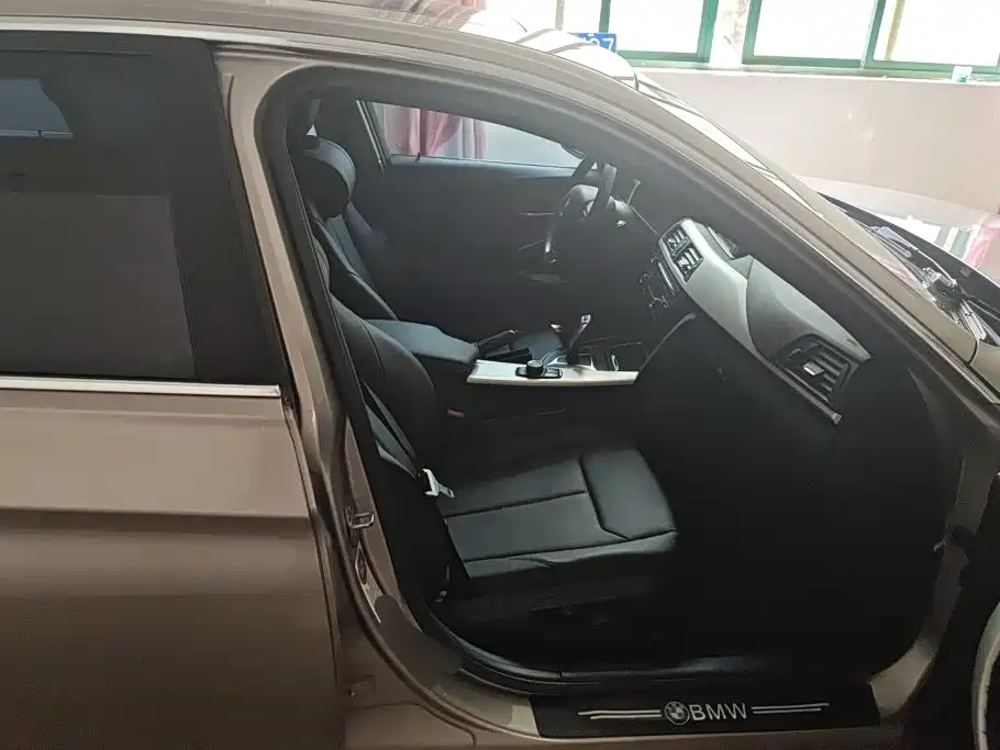 BMW 3 Series — миниатюра 8