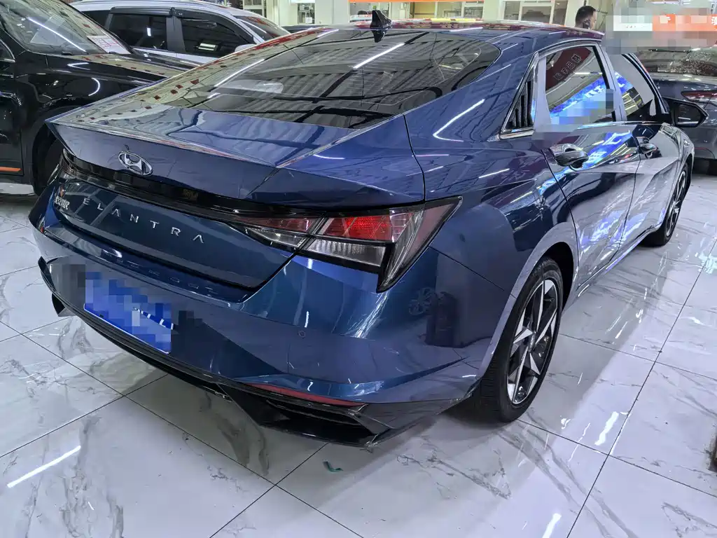 Hyundai Elantra — миниатюра 6