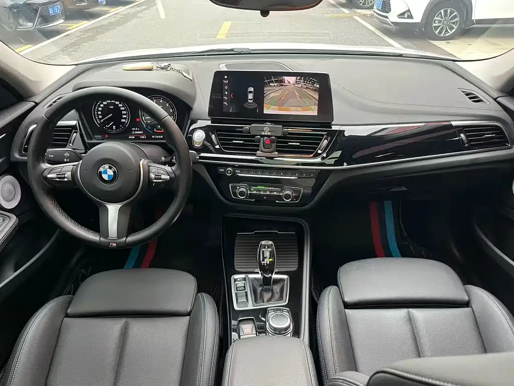 BMW 1 Series 120i M Sport Night Edition, фото 10