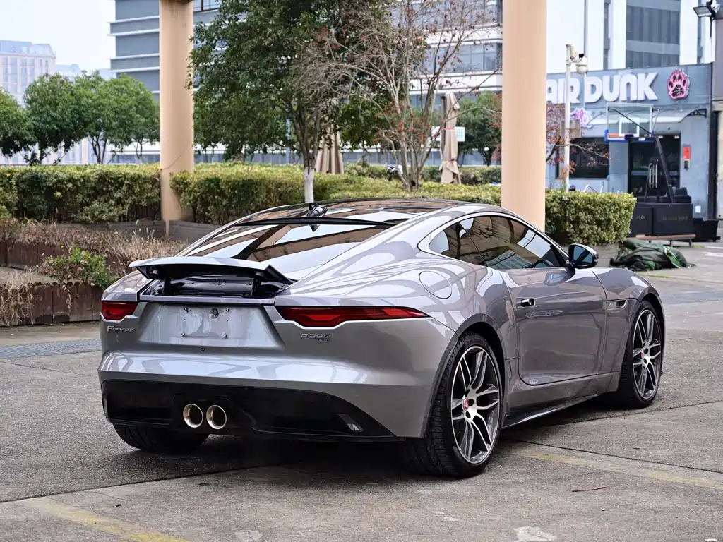 JAGUAR F TYPE