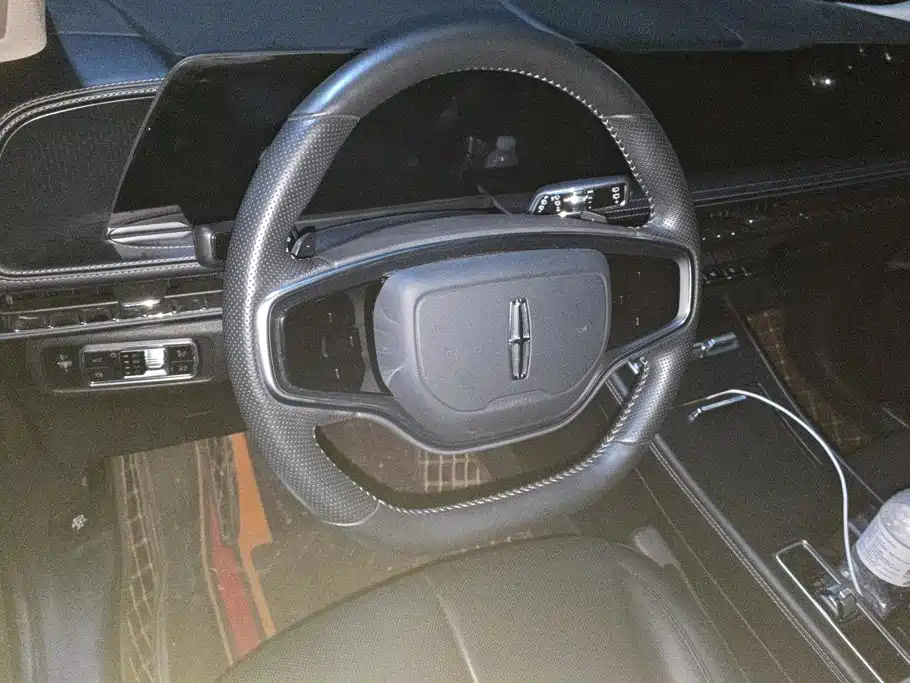 Lincoln Corsair — миниатюра 15