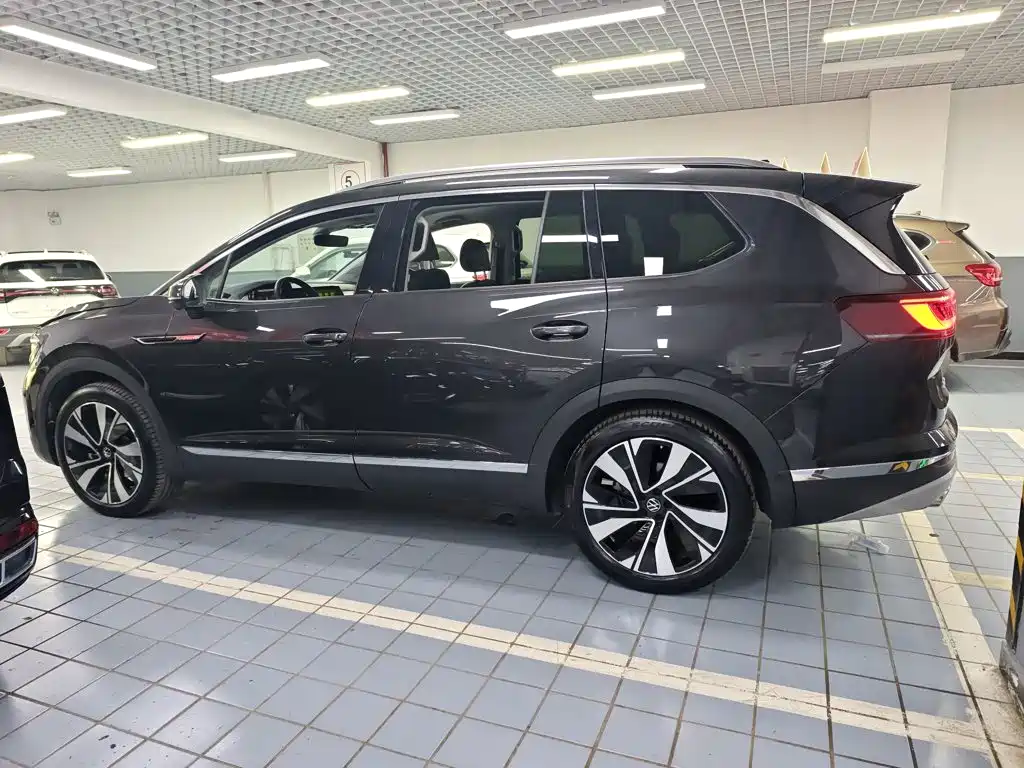 Volkswagen Viloran 2023 380TSI Luxury Pro 6 мест