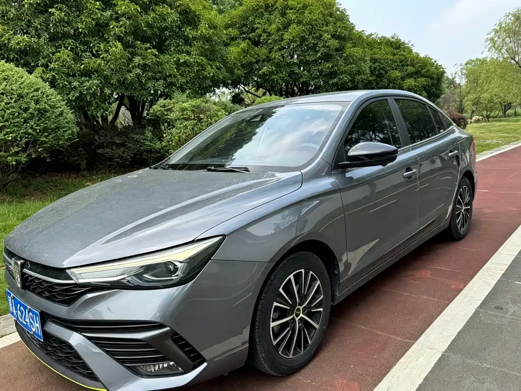 Roewe i5