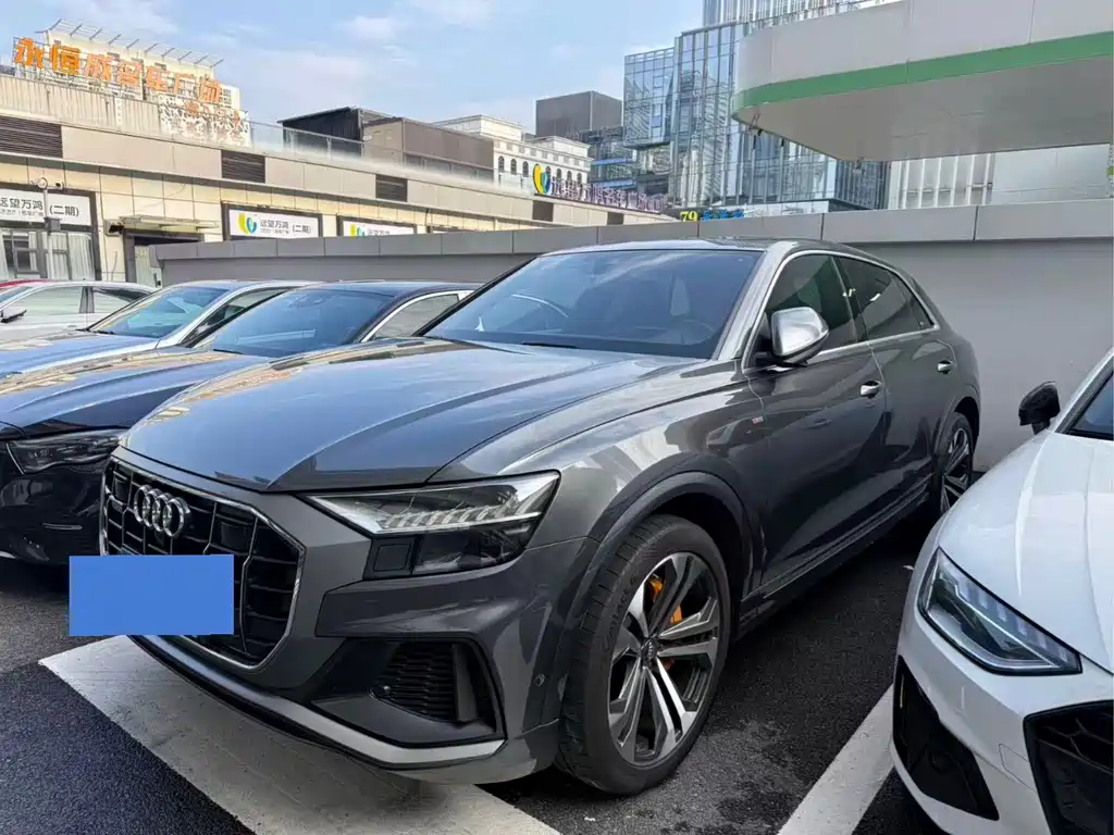 Audi Q8