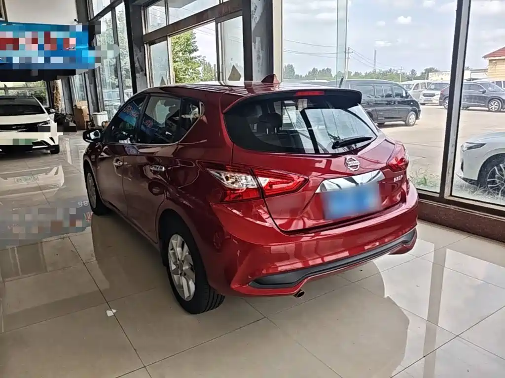 Nissan Tiida — миниатюра 5