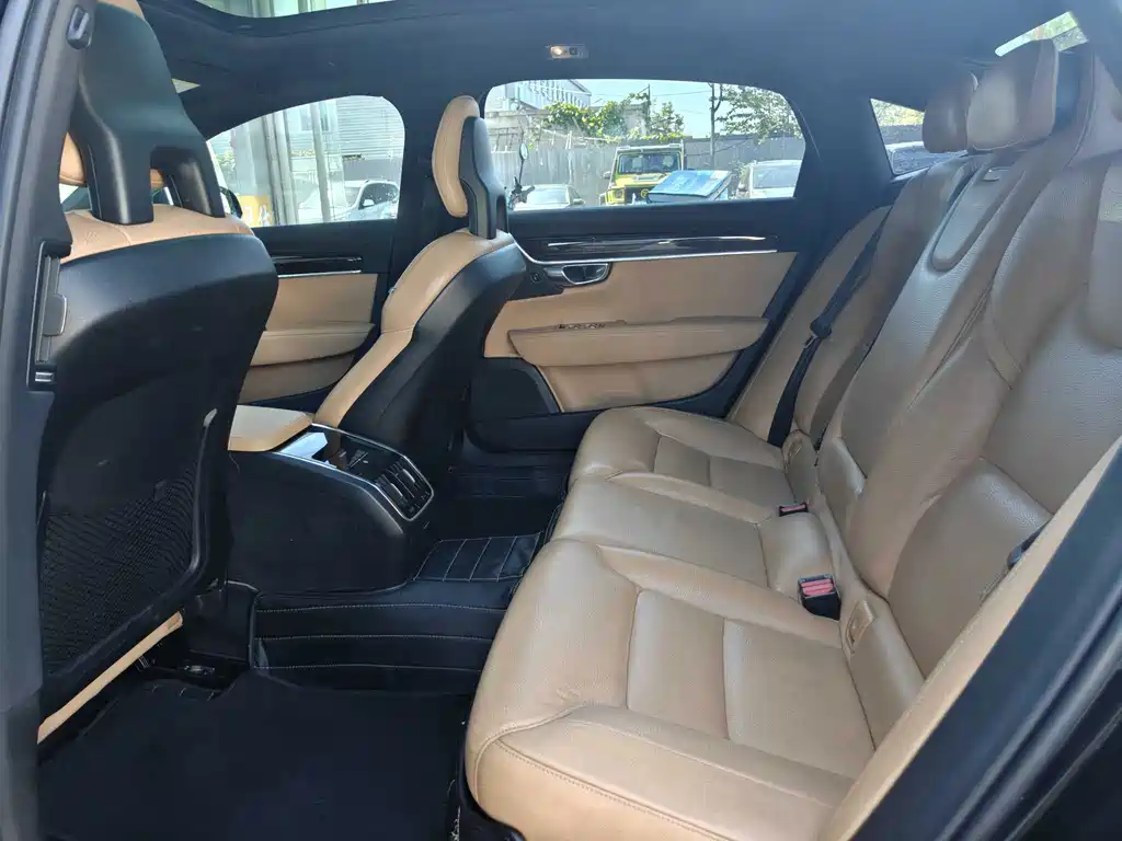 Volvo S90 — миниатюра 13