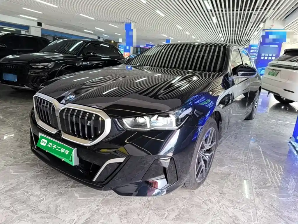 BMW i5
