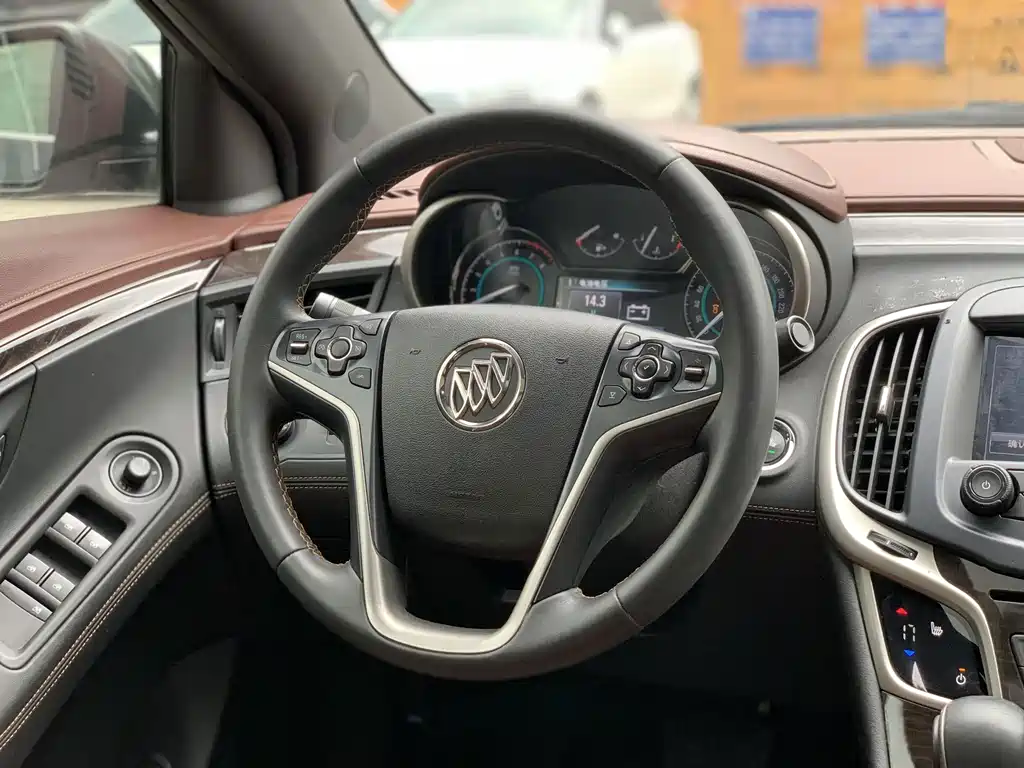 Buick LaCrosse — миниатюра 13
