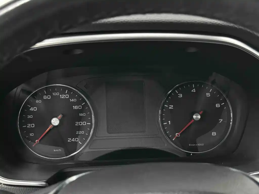 Roewe RX5 — миниатюра 14