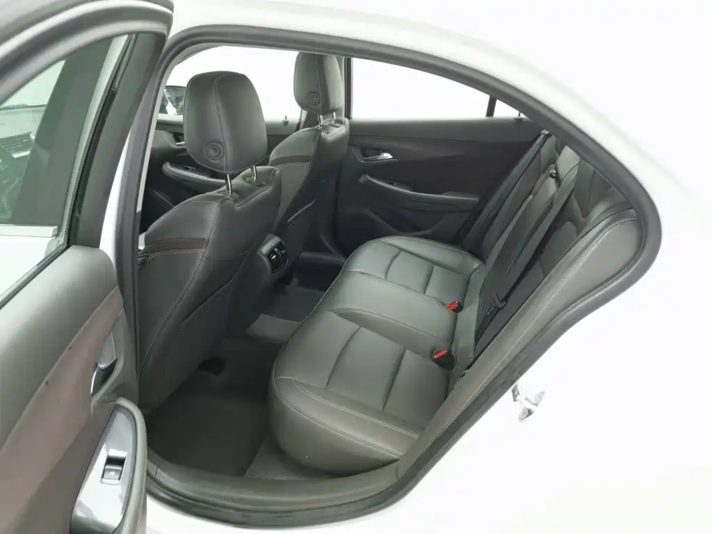 Chevrolet Malibu — миниатюра 15