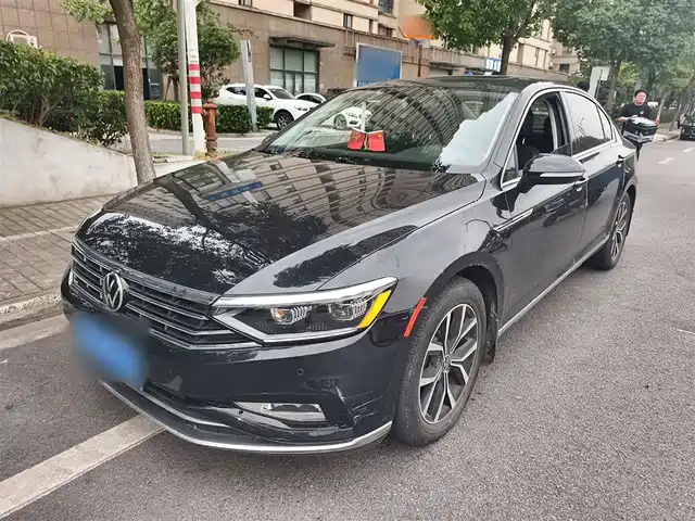 VOLKSWAGEN MAGOTAN 2021